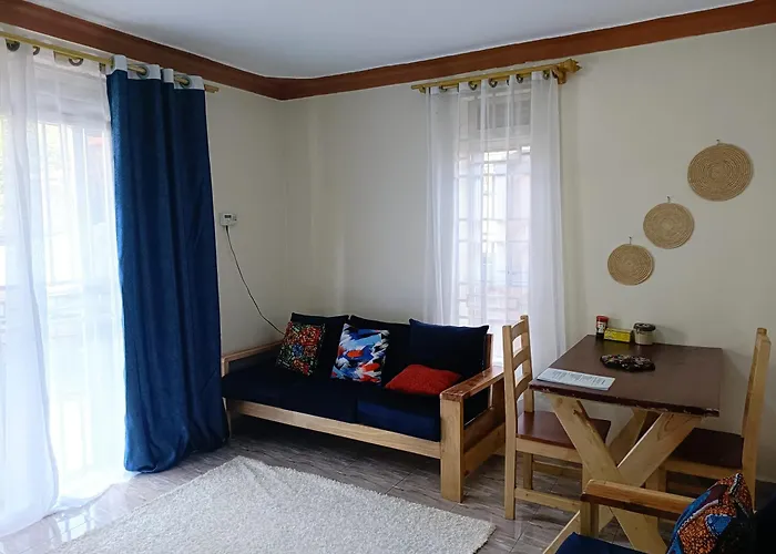 Amaryllis Blue,8Mins Source To River Nile,Secure, Peaceful, Central Great Location