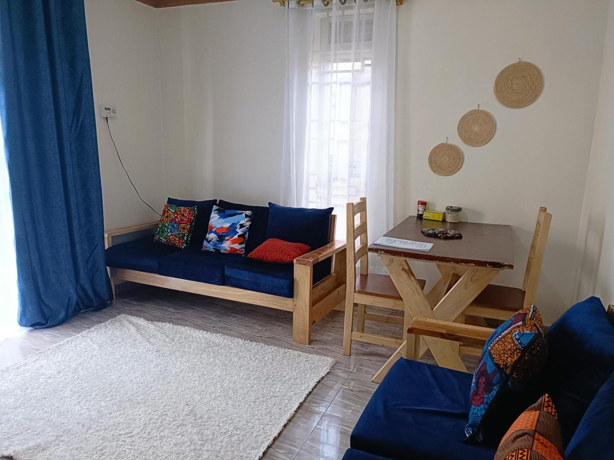 Amaryllis Blue,8mins Source To River Nile,secure, Peaceful, Great Location Jinja