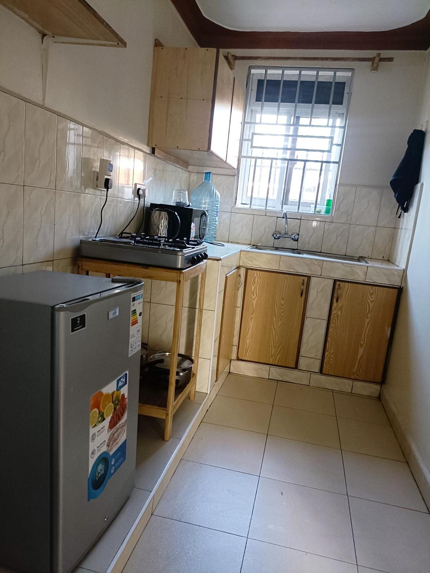 Amaryllis Blue,8mins Source To River Nile,secure, Peaceful, Great Location Apartment